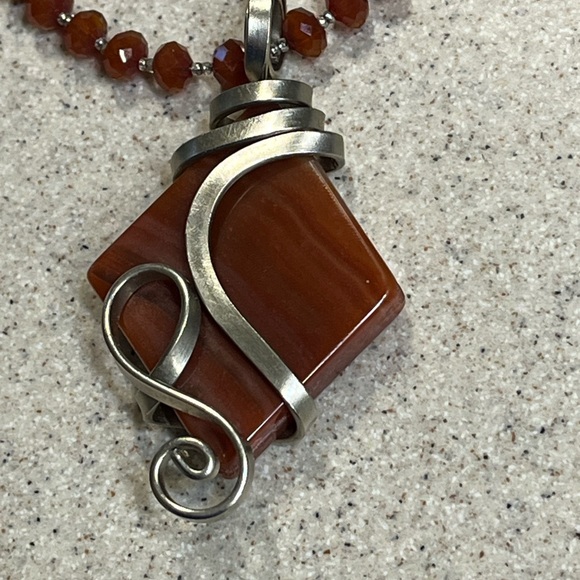 HANDMADE Gorgeous Wire Wrapped Carnelian stone necklace!! - Picture 5 of 9